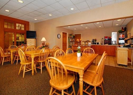 Quality Pittsburgh Airport 2* Oakdale